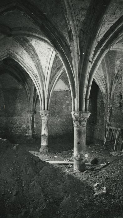 Abbaye Saint-Genest (ancienne) ou ancienne abbaye Notre-Dame : Salle capitulaire, vue partielle