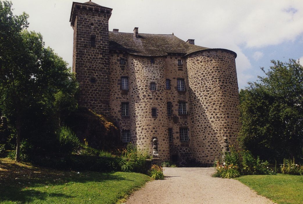 Château de Rochebrune : Façade sud-est, vue générale