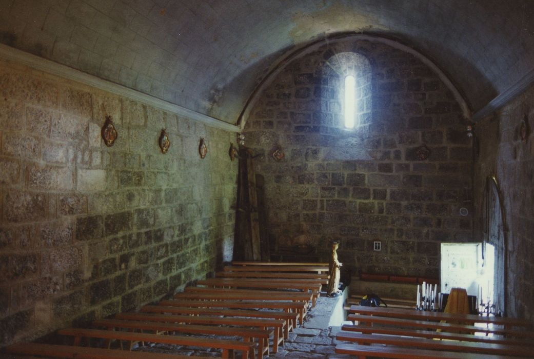 Chapelle Notre-Dame de Turlande : Nef, vue partielle