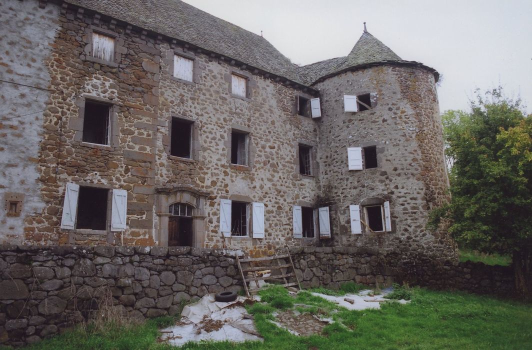 Château d'Estresses : Façade sud, vue partielle