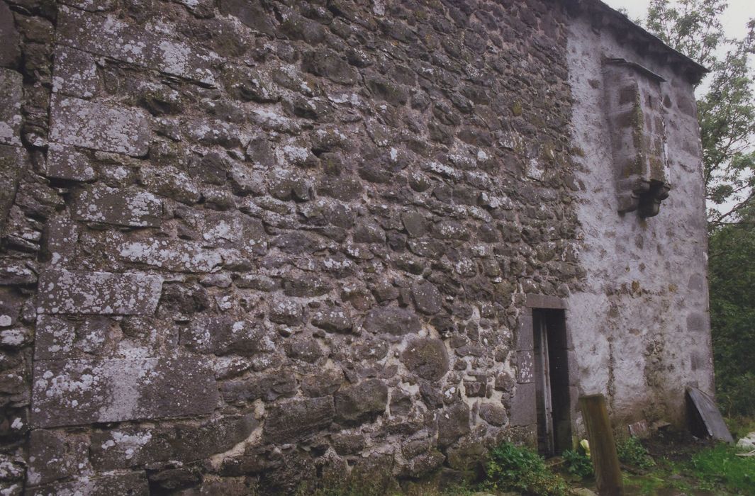 Château d'Estresses : Façade nord, vue partielle