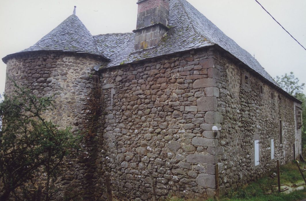 Château d'Estresses : Ensemble nord-est, vue générale