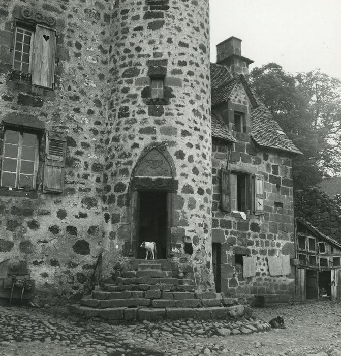 Château de la Cavade : Façade sud, vue partielle