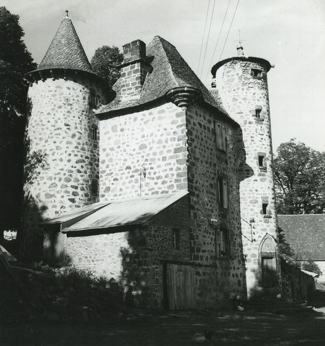 Château de la Cavade : Ensemble sud-ouest, vue générale