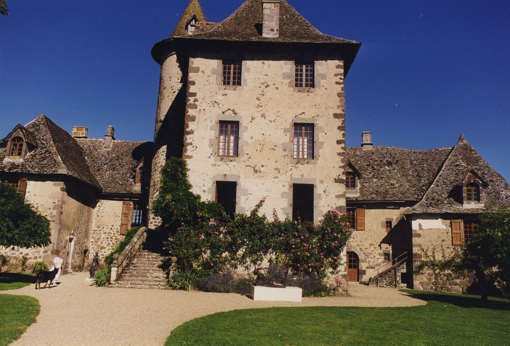 Château de Vixouges : Ensemble est, vue générale