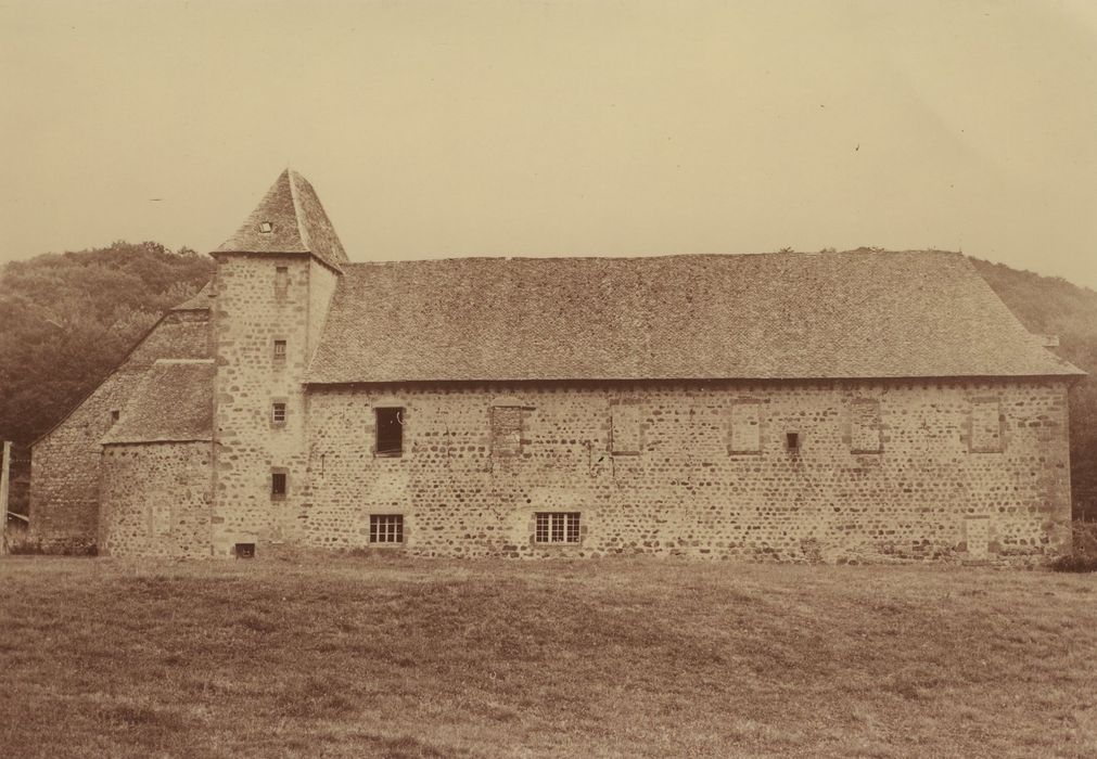 Château de Cropières : Aile d’apparat, façade ouest, vue générale