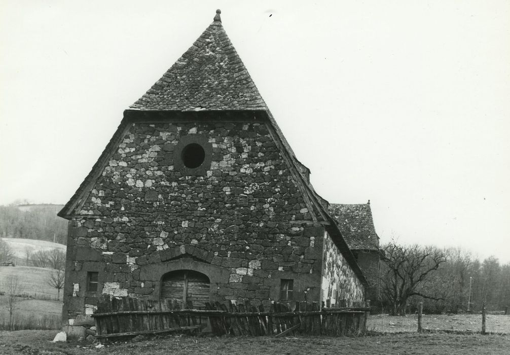 Ferme de la Borie-Grande : Grange, pignon ouest, vue générale