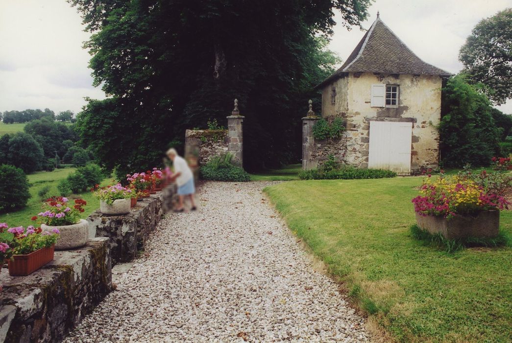 Château de Broussette : Terrasse est, vue partielle