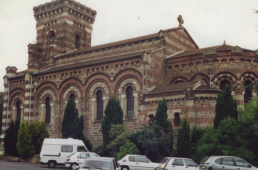 Eglise paroissiale Notre-Dame : Façade latérale nord, vue générale