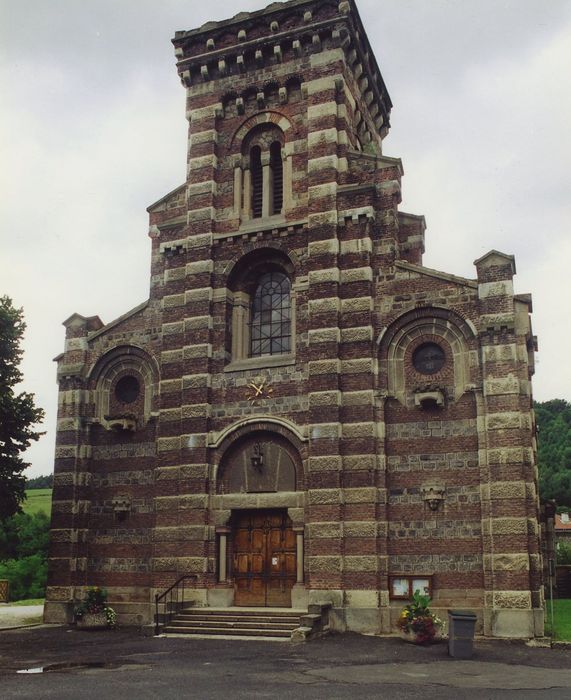 Eglise paroissiale Notre-Dame : Façade est, vue générale