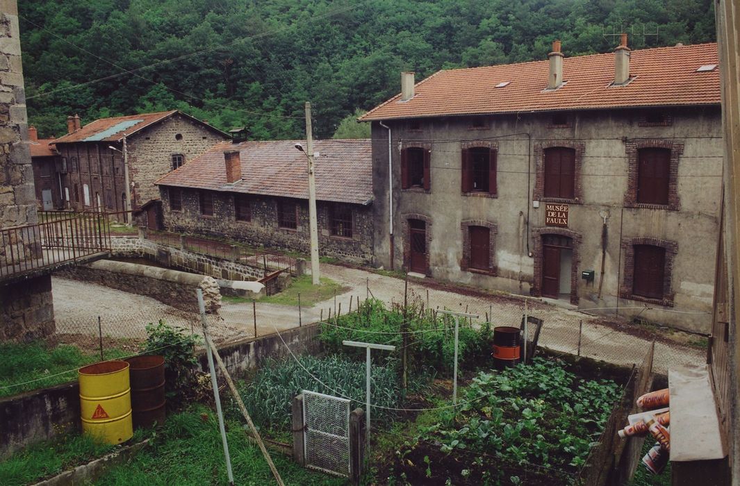 Fabrique de faux Dorian du Foultier, actuellement musée : Ensemble sud des maison Gessant, Hollwarth et de l’usine