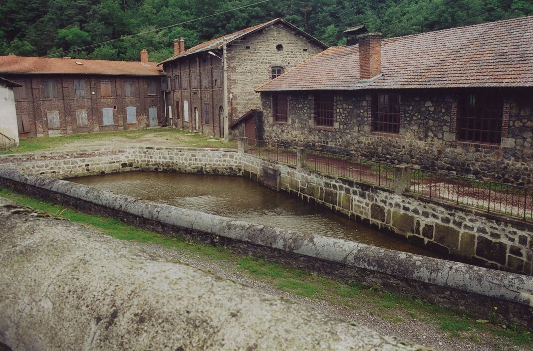 Fabrique de faux Dorian du Foultier, actuellement musée : Ensemble sud-est de l’usine et de la maison Hollwarth