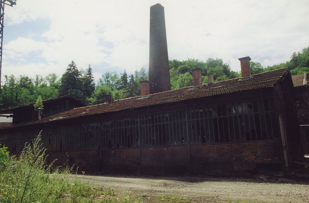 Fabrique de faux Dorian de l'Alliance : Atelier de faucilles platinées, ensemble est, vue générale