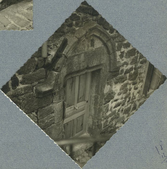 Maison : Porte d’accès sur rue n°2, vue générale