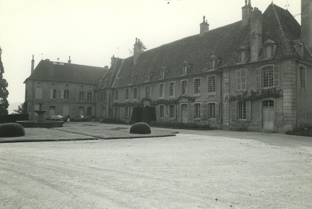 Château de Saint-Léger : Ensemble nord-est, vue générale