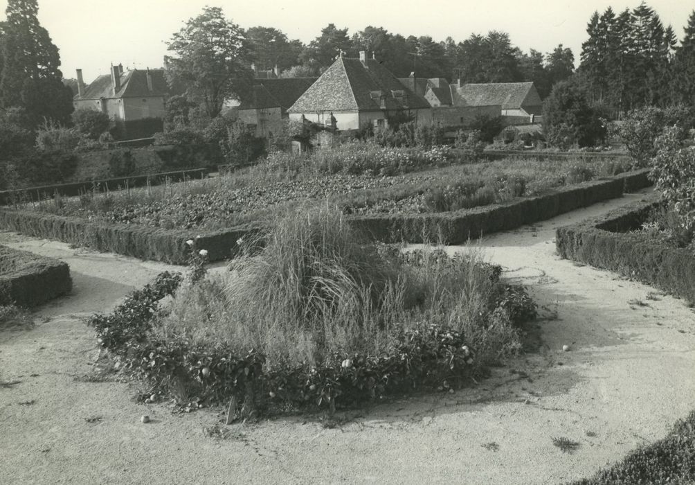 Château de Saint-Léger : Potager, vue générale