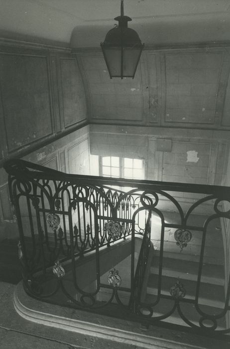 Château de Saint-Léger : Escalier d’honneur, vue partielle