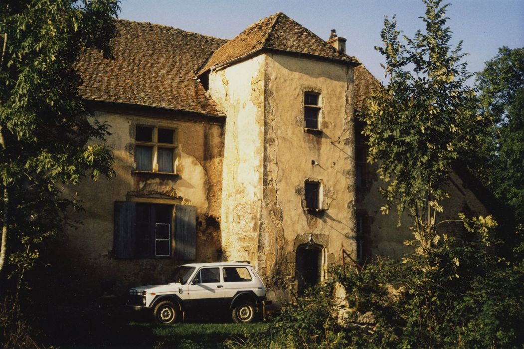 Manoir de Giverdy : Façade est, vue générale