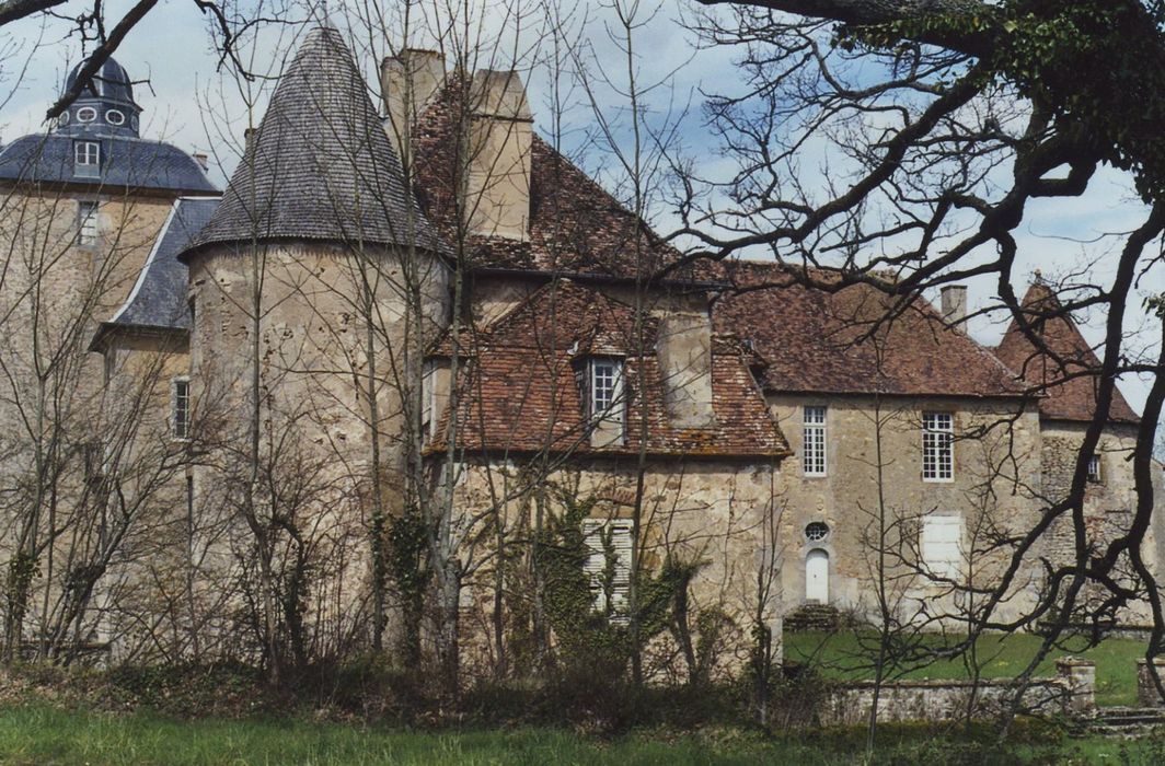 Domaine du château de Vésigneux : Ensemble sud-est, vue générale