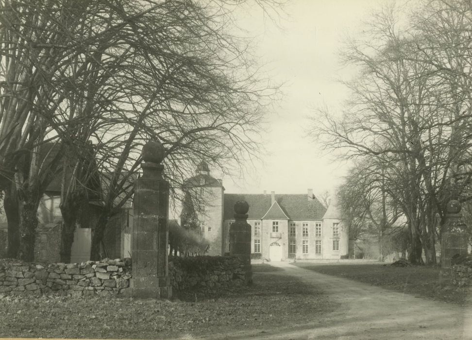 Domaine du château de Vésigneux : Ensemble sud-ouest, vue générale