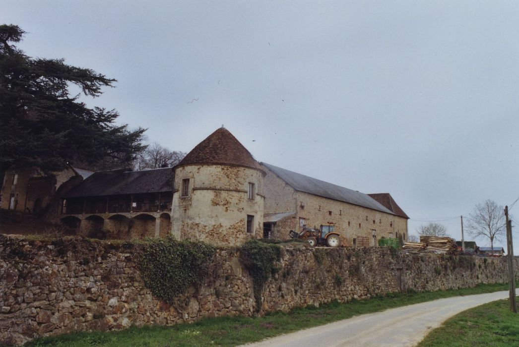 Château de Saulières : Bâtiments de ferme, ensemble nord-ouest, vue générale