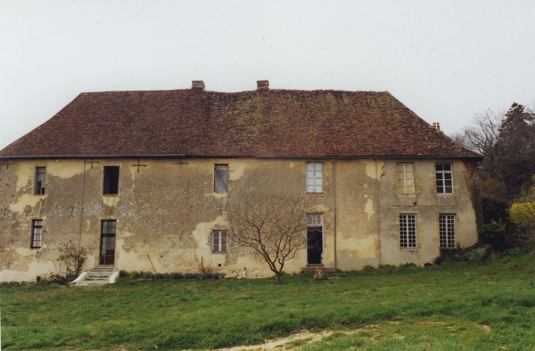 Château de Saulières : Ancien château, façade sud, vue générale