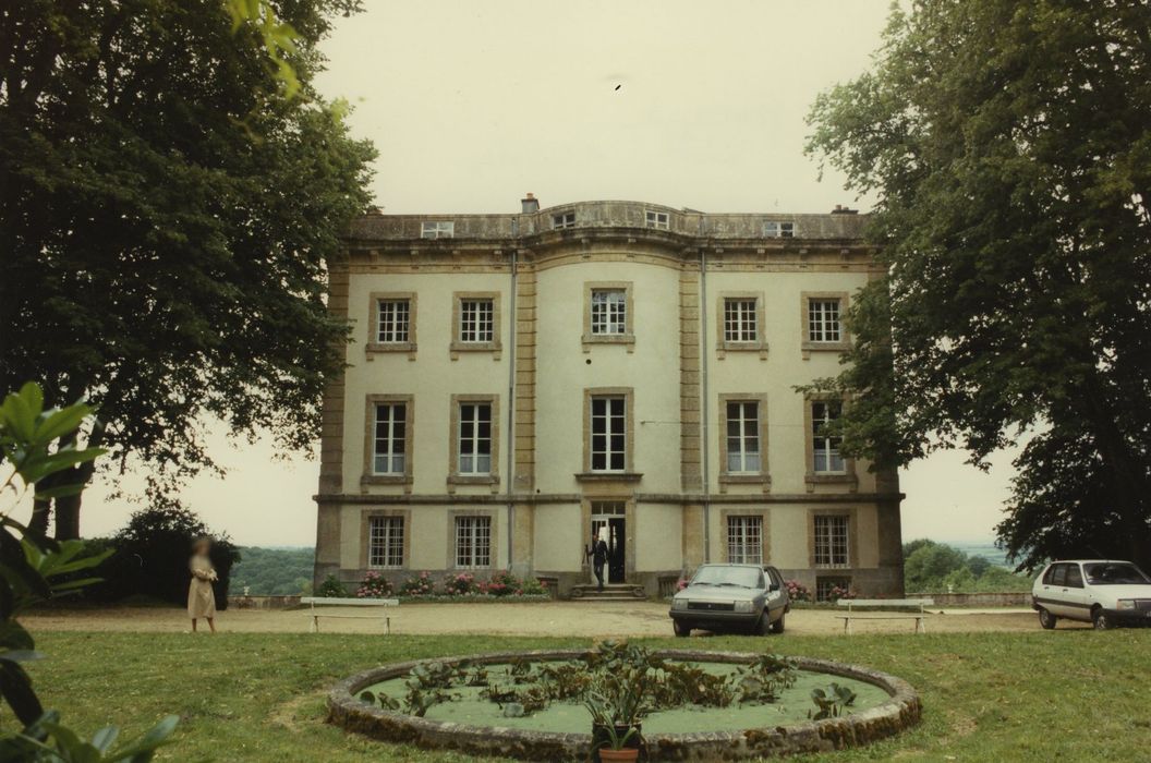 Château de Saulières : Façade est, vue générale