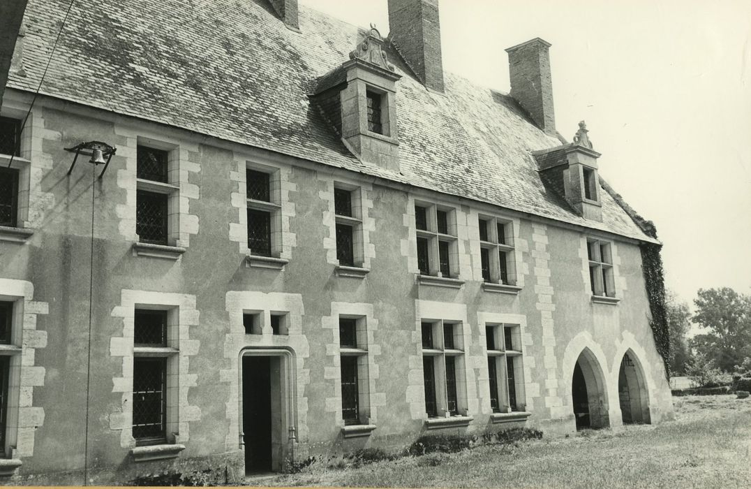 Château des Granges : Aile nord, façade sud, vue générale