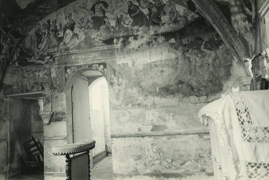 Château des Granges : Chapelle, peintures monumentales, vue partielle