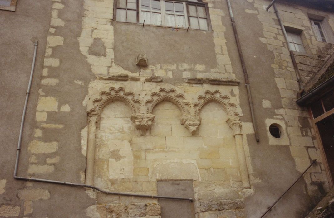 Eglise Sainte-Eugénie (ancienne) : détail des arcatures