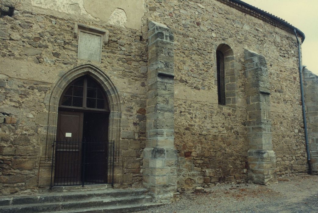 Eglise paroissiale Saint-Jean-Baptiste : Portail d’accès sud, vue générale