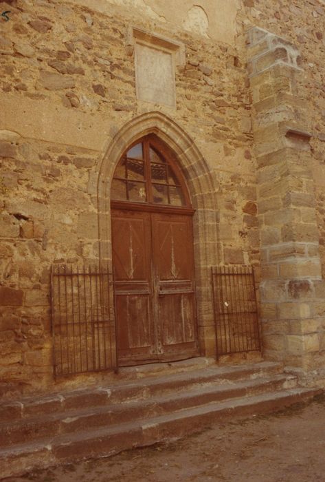 Eglise paroissiale Saint-Jean-Baptiste : Portail d’accès sud, vue générale