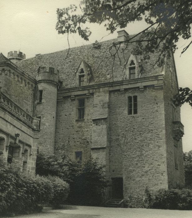 Château de Paulhac : Aile en retour sur la cour d’honneur, façade est, vue générale