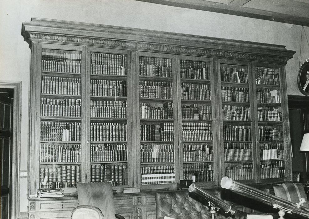 Château de Paulhac : Bibliothèque, vue partielle