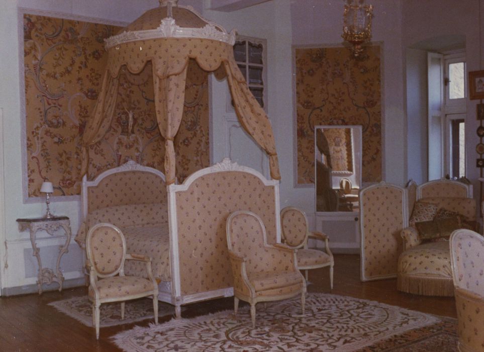 lit à la polonaise, fauteuils - © Ministère de la Culture (France), Médiathèque du patrimoine et de la photographie, tous droits réservés
