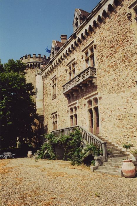 Château de Paulhac : Façade sud, vue partielle