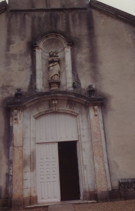 Eglise de la Nativité : Portail occidental, vue générale