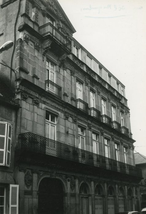 Maison Néo-Renaissance : Façade sur rue, vue générale