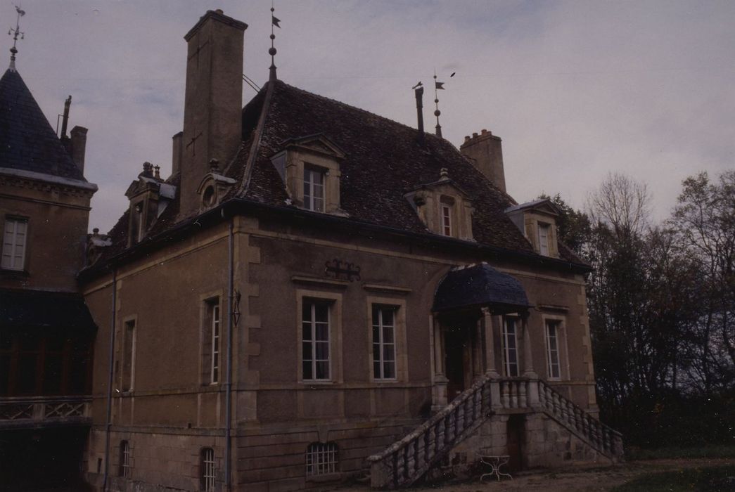 Château du Petit Montjeu : Façade sud, vue générale