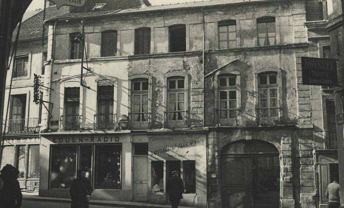 Hôtel de Chevannes : Communs, façade sur rue, vue générale