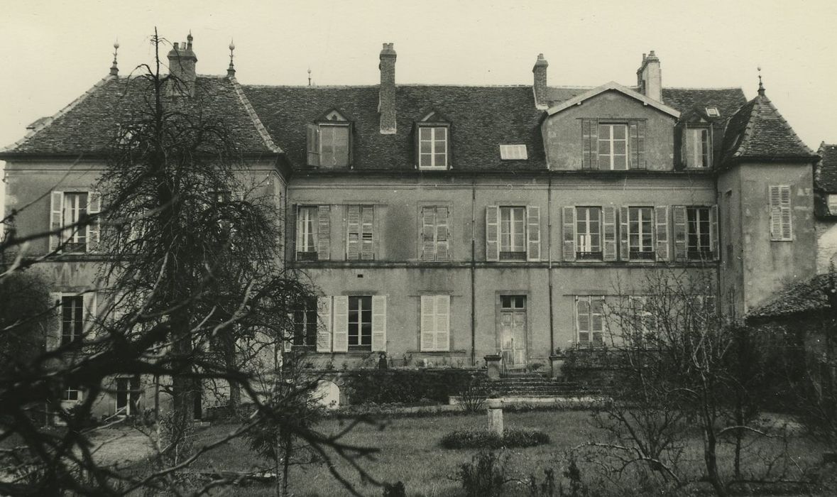 Hôtel de Chevannes : Façade sur jardin, vue générale