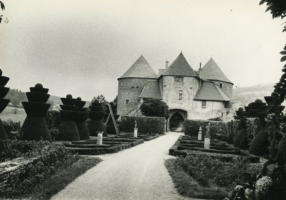 Château : Porterie, ensemble sud, vuegénérale