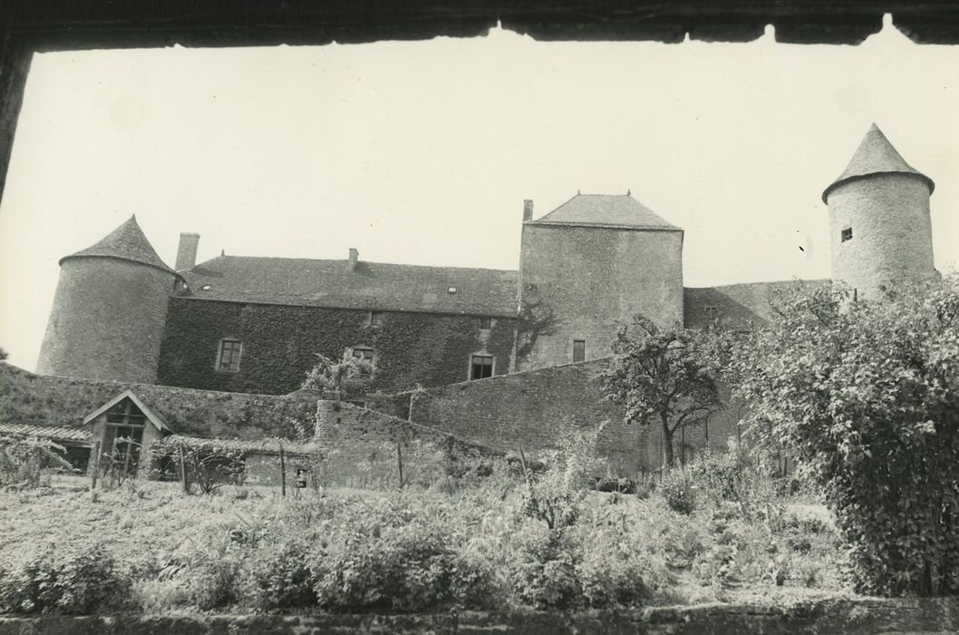 Château : Ensemble nord-est, vue partielle