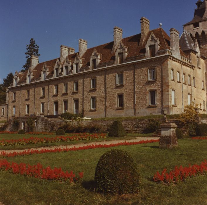 Château du Plessis : Façade nord-ouest, vue générale