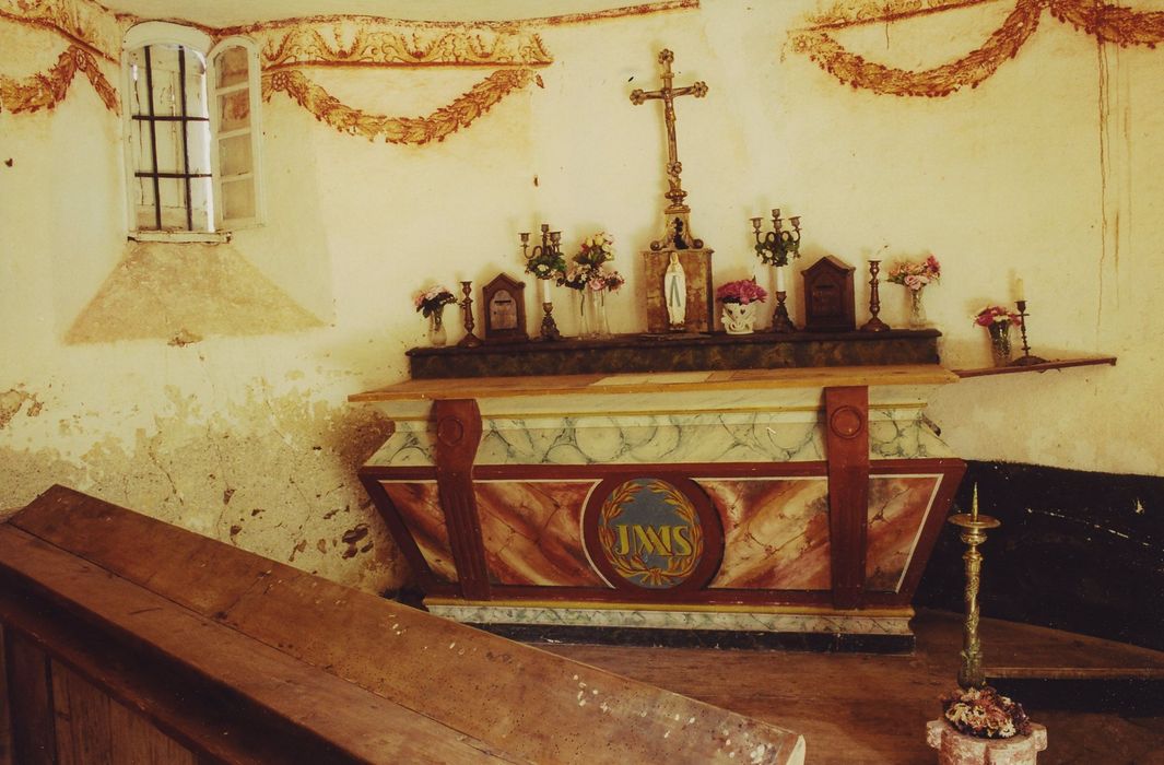 Pigeonnier - chapelle du Bruel : Rez-de-chaussée, vue partielle de l’espace intérieur