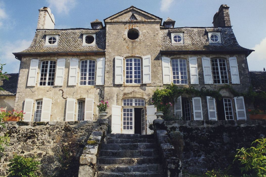 Château de La Plaze : Façade sud, vue générale