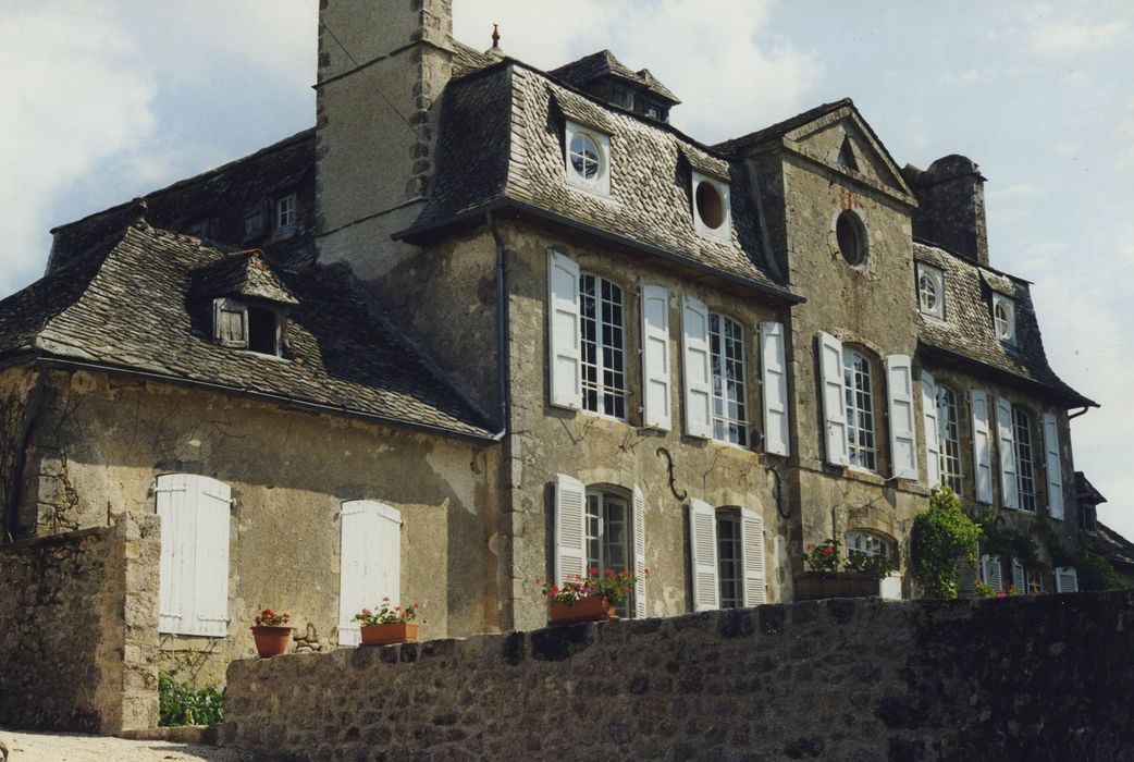 Château de La Plaze : Façade sud, vue générale