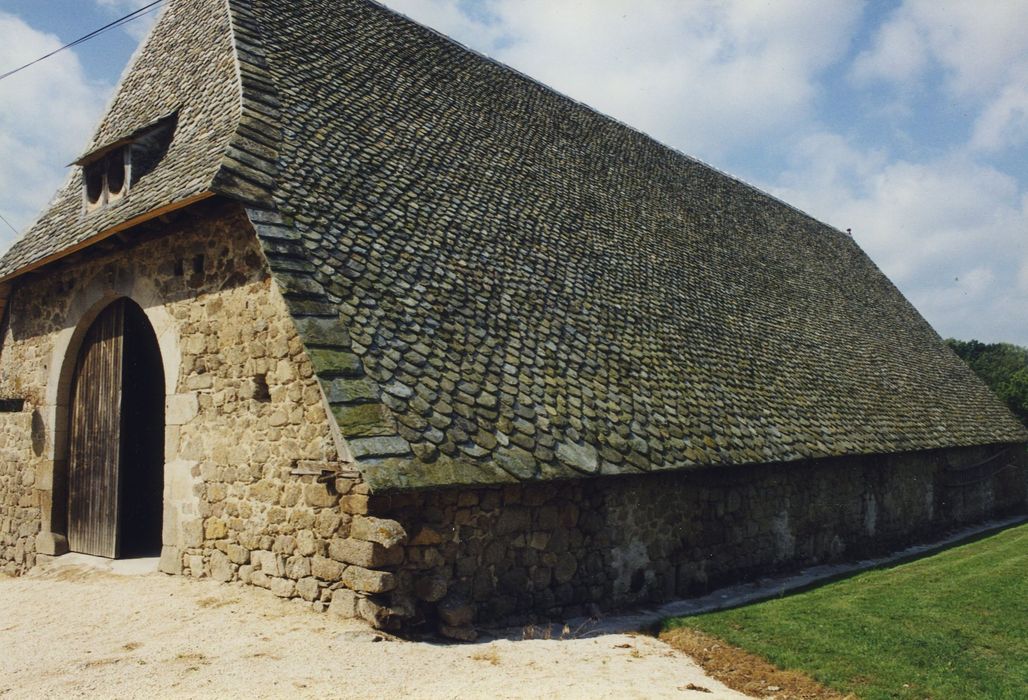 Château de La Plaze : Grange, ensemble nord-est, vue générale