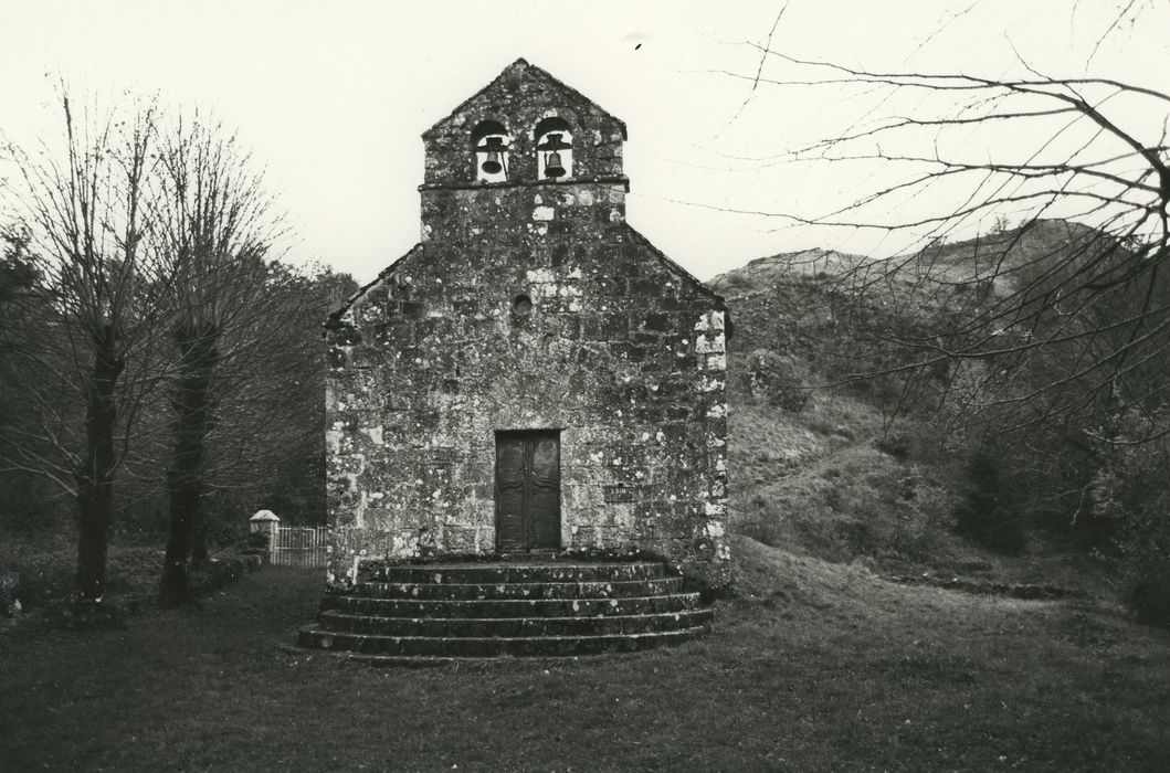 Chapelle Notre-Dame-de-Claviers : Façade occidentale, vuegénérale