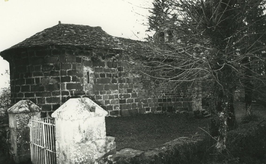 Chapelle Notre-Dame-de-Claviers : Façade latérale nord, vue partielle